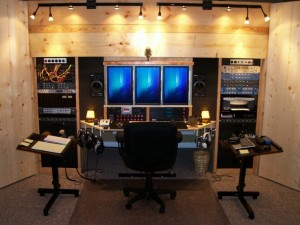 Home studio idea photo: built in wall. Tripple CPU monitor. | POLITUSIC